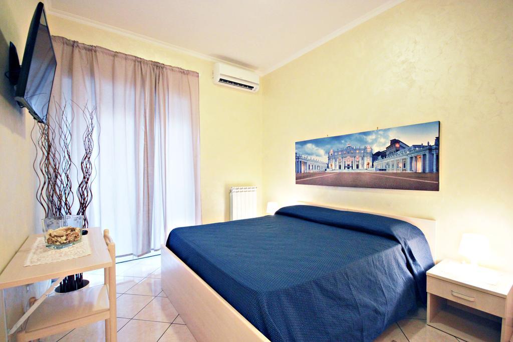 Guesthouse Holiday And Róma Kültér fotó